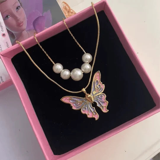 Barbie Fairytopia: Ein Märchen von Mut, Freundschaft und Magie – Erlebe die Zauberwelt mit der Elina Butterfly Necklace!
