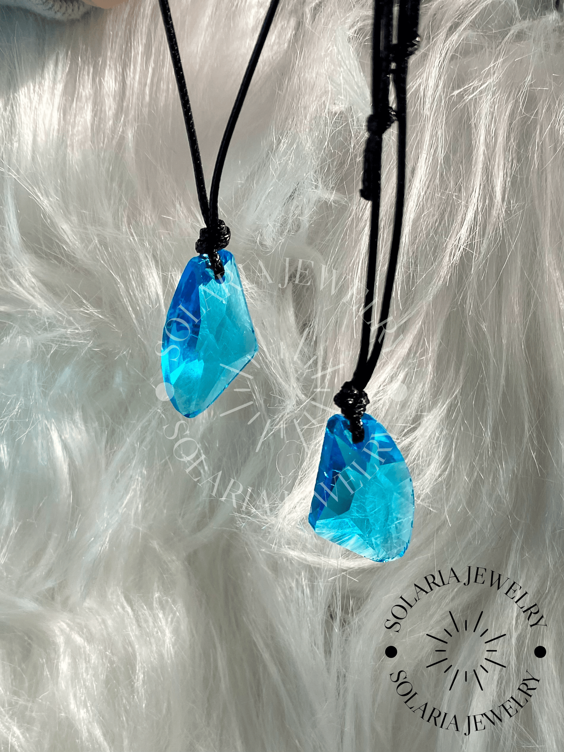 SolariaJewelry H2O Mondstein Kristall Halskette, inspiriert vom magischen Mondsee auf Mako Island