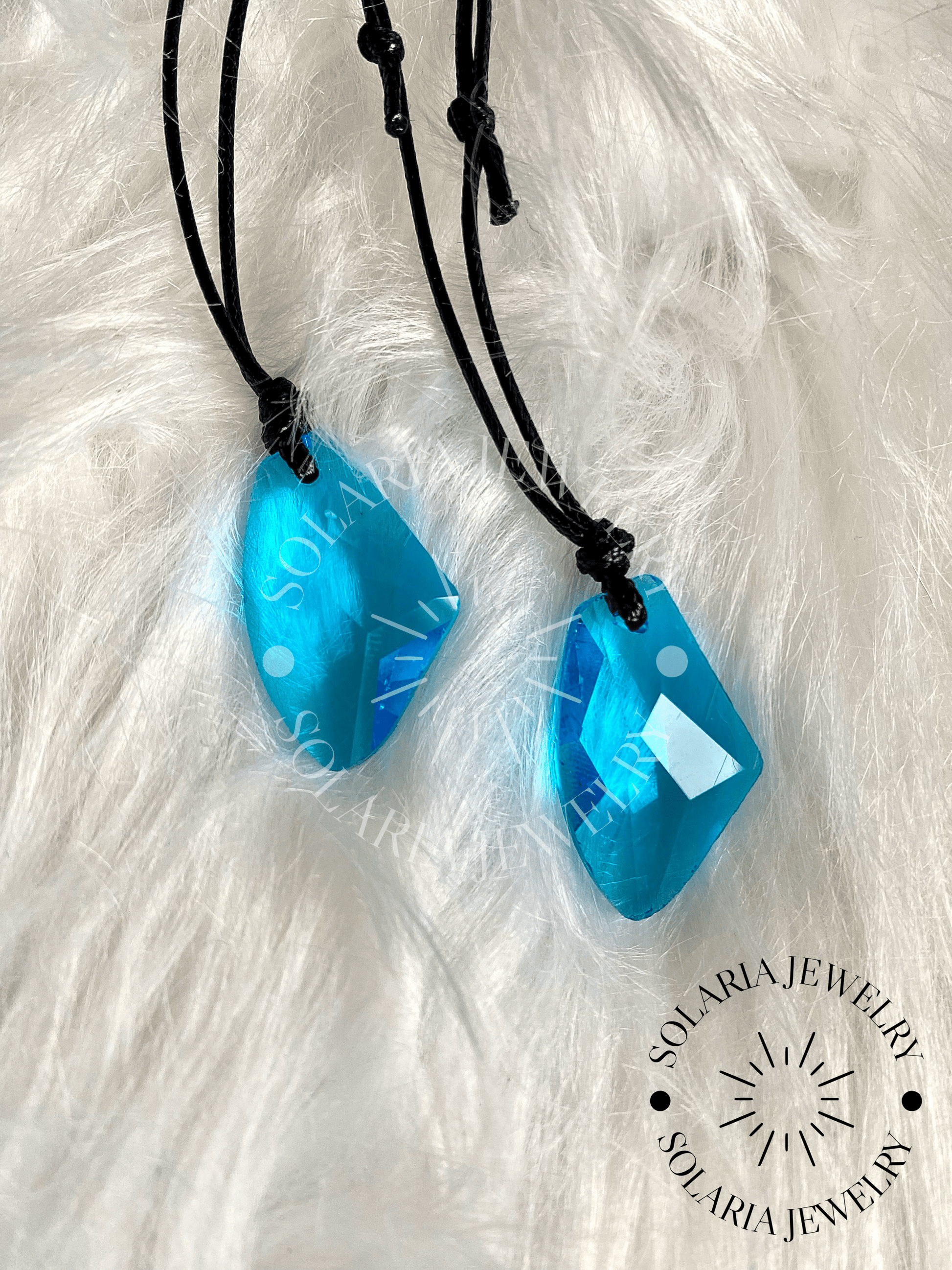 SolariaJewelry H2O Mondstein Kristall Halskette, inspiriert vom magischen Mondsee auf Mako Island