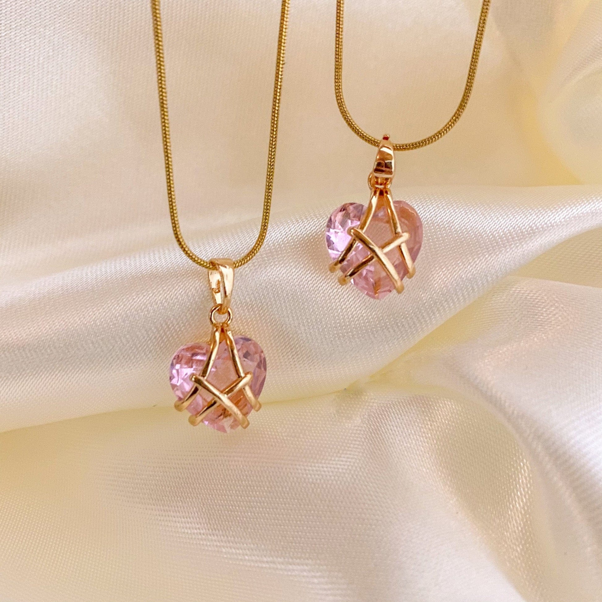 SolariaJewelry Mini Version - Diamantschloss inspirierte Halskette mit Herz Anhänger