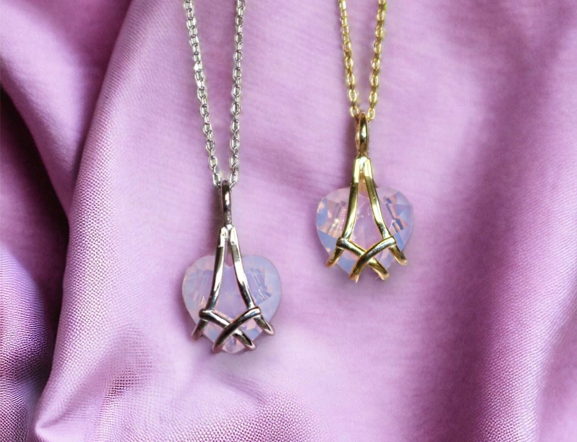 SolariaJewelry Mini Version - Diamantschloss inspirierte Halskette mit Herz Anhänger