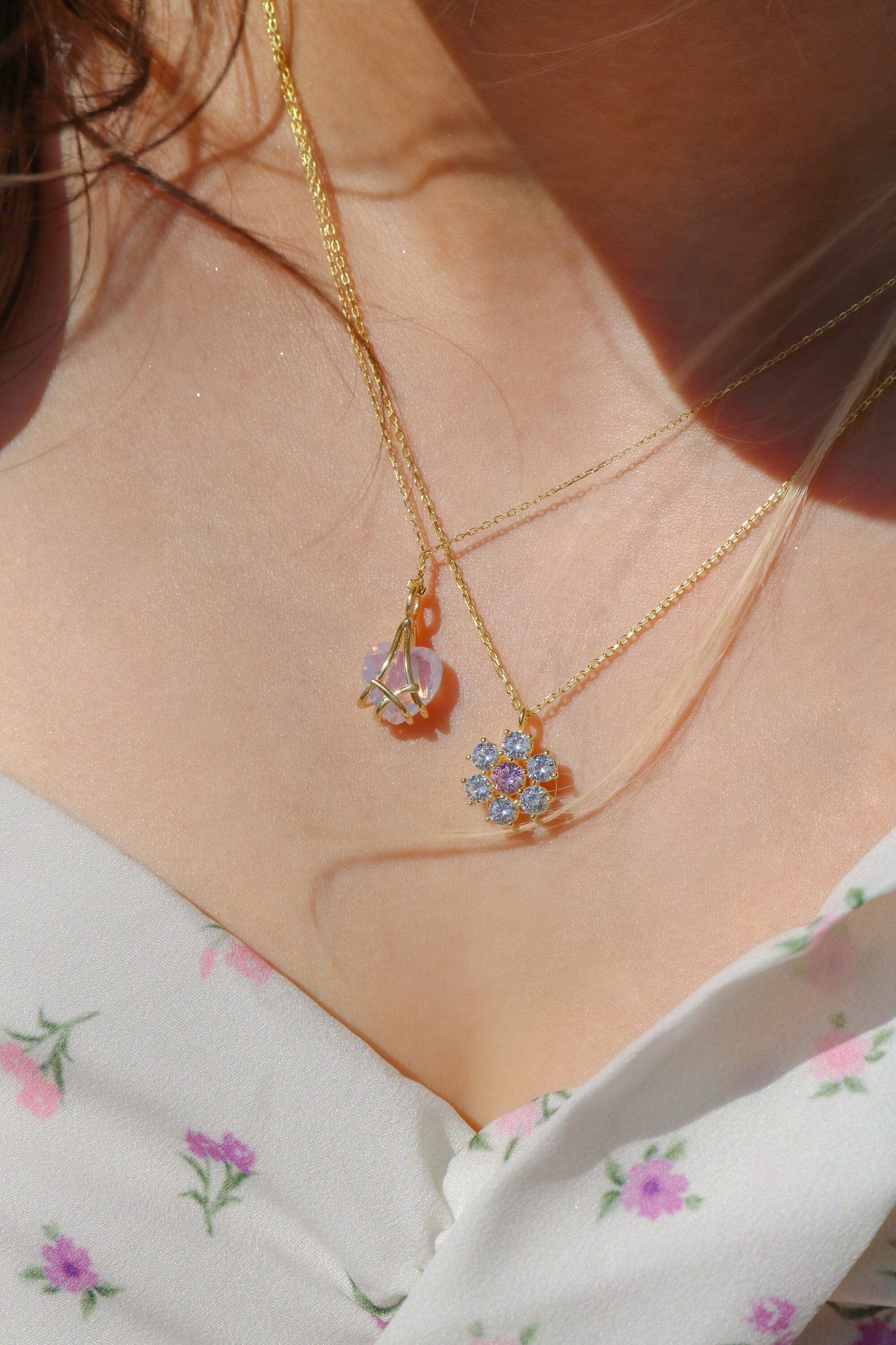 SolariaJewelry Mini Version - Diamantschloss inspirierte Halskette mit Herz Anhänger