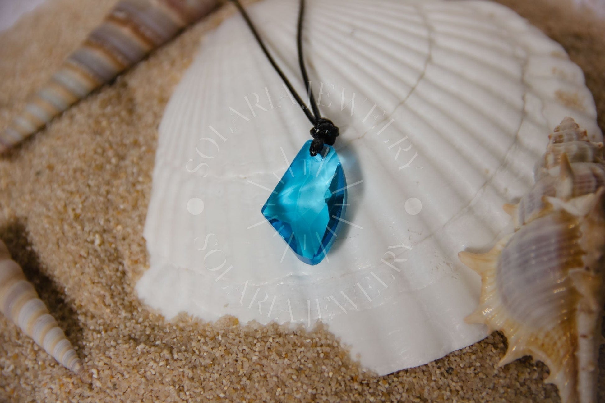 SolariaJewelry Mondstein Kristall Halskette