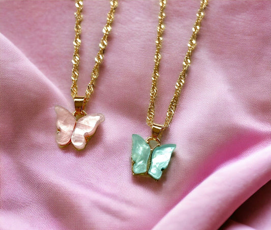 SolariaJewelry Schmetterling Halsketten Set, pink und blau, Prinzessin Anneliese & Dorfmädchen Erika