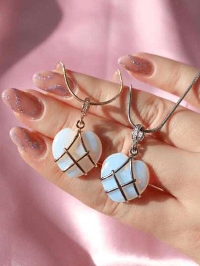 SolariaJewelry 2er Set Deluxe Version - Diamantschloss inspirierte Halskette mit Herz Anhänger