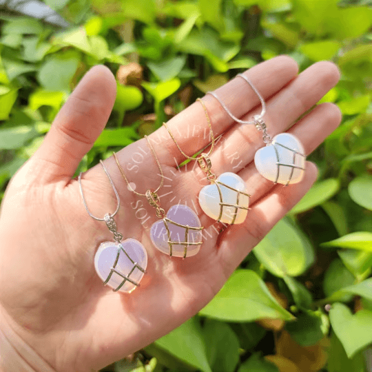 SolariaJewelry 2er Set Deluxe Version - Diamantschloss inspirierte Halskette mit Herz Anhänger