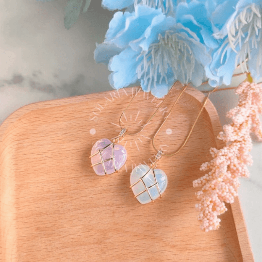 SolariaJewelry 2er Set Deluxe Version - Diamantschloss inspirierte Halskette mit Herz Anhänger